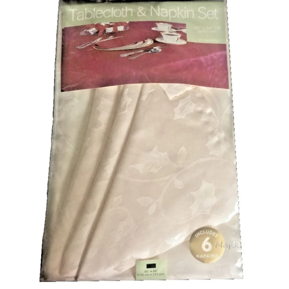 Christmas Ivory Tablecloth 60x84 Plus 6 Napkins Embossed Holly Leaf Berry Damask